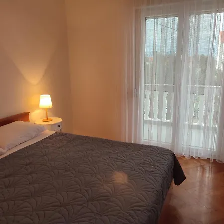 Maris Apartment Povljana
